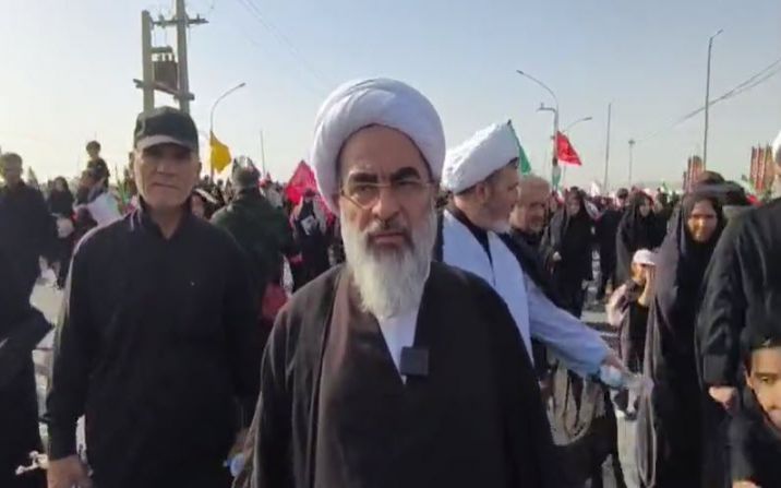 خونخواهی رهبر شهید حق ملت ایران است